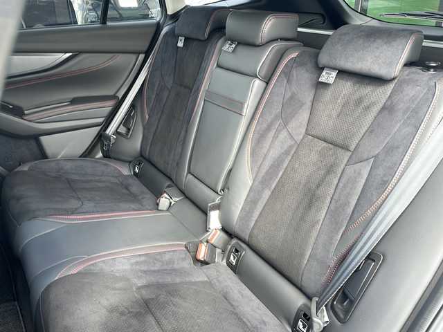 スバル レヴォーグ STIスポーツ EX ブラックインテリアセレ 岩手県 2024(令6)年 1.8万km マグネタイトグレーメタリック ・４WD/・純正メモリナビ（AppleCarplay/AndroidAuto/BT/USB/AUX/AM//FM/フルセグテレビ）/・アイサイトX/・渋滞時ハンズオフアシスト/・アクティブレーンチェンジアシスト/・ドライバー異常時対応システム/・カーブ前速度制御/・アラウンドビューモニター/・純正デジタルインナーミラー/・純正ドライブレコーダー前後/・ハーフレザーシート/・純正フロアマット/・パワーシート（運転席・助手席）/・横滑り防止機能/・LEDライト/・コーナーセンサー前後/・パワーバックドア/・パドルシフト/・プリクラッシュブレーキ/・車間距離警報/・エマージェンシーレーンキープアシスト/・車線逸脱防止機能/・後側方警戒支援システム/・ビークルダイナミクスコントロール/・ステアリング連動ヘッドランプ/・アイドリングストップ/・STI専用ステアリング