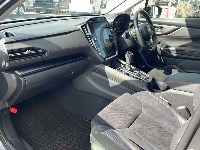 スバル レヴォーグ STIスポーツ EX ブラックインテリアセレ 岩手県 2024(令6)年 1.8万km マグネタイトグレーメタリック ・４WD/・純正メモリナビ（AppleCarplay/AndroidAuto/BT/USB/AUX/AM//FM/フルセグテレビ）/・アイサイトX/・渋滞時ハンズオフアシスト/・アクティブレーンチェンジアシスト/・ドライバー異常時対応システム/・カーブ前速度制御/・アラウンドビューモニター/・純正デジタルインナーミラー/・純正ドライブレコーダー前後/・ハーフレザーシート/・純正フロアマット/・パワーシート（運転席・助手席）/・横滑り防止機能/・LEDライト/・コーナーセンサー前後/・パワーバックドア/・パドルシフト/・プリクラッシュブレーキ/・車間距離警報/・エマージェンシーレーンキープアシスト/・車線逸脱防止機能/・後側方警戒支援システム/・ビークルダイナミクスコントロール/・ステアリング連動ヘッドランプ/・アイドリングストップ/・STI専用ステアリング