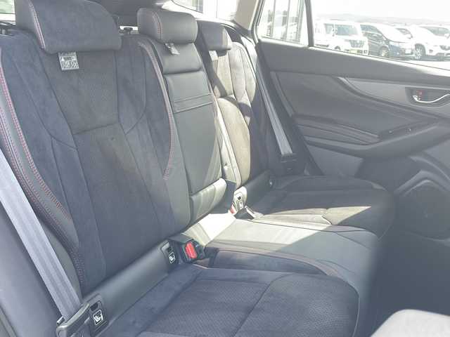 スバル レヴォーグ STIスポーツ EX ブラックインテリアセレ 岩手県 2024(令6)年 1.8万km マグネタイトグレーメタリック ・４WD/・純正メモリナビ（AppleCarplay/AndroidAuto/BT/USB/AUX/AM//FM/フルセグテレビ）/・アイサイトX/・渋滞時ハンズオフアシスト/・アクティブレーンチェンジアシスト/・ドライバー異常時対応システム/・カーブ前速度制御/・アラウンドビューモニター/・純正デジタルインナーミラー/・純正ドライブレコーダー前後/・ハーフレザーシート/・純正フロアマット/・パワーシート（運転席・助手席）/・横滑り防止機能/・LEDライト/・コーナーセンサー前後/・パワーバックドア/・パドルシフト/・プリクラッシュブレーキ/・車間距離警報/・エマージェンシーレーンキープアシスト/・車線逸脱防止機能/・後側方警戒支援システム/・ビークルダイナミクスコントロール/・ステアリング連動ヘッドランプ/・アイドリングストップ/・STI専用ステアリング