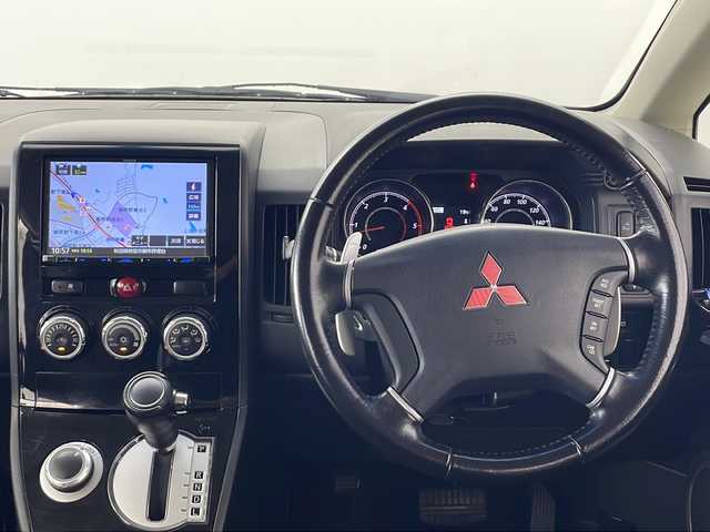 三菱 デリカＤ：５ D－Power package 秋田県 2016(平28)年 5.4万km ダイヤモンドブラックマイカ ４ＷＤ/2WD⇔4WD切替/社外ナビ/　(CD/DVD/フルセグTV/Bluetooth/AM/FM)/バックカメラ/クルーズコントロール/両側パワースライドドア/パドルシフト/前席シートヒーター/オートライト/社外フォグランプ/スマートキー/スペアキー/社外フロアマット/ＥＴＣ/取扱説明書/保証書