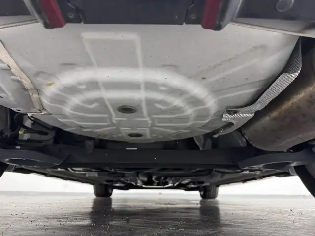 日産 ノート e－パワー ニスモ 三重県 2017(平29)年 3.3万km ブリリアントホワイトパール e-POWER/FF/フロアCVT/ケンウッド 7インチ『彩速ナビ』 MDV-S707W/（iPod/USB/SD/内蔵メモリ/CD/DVD/TV/FM/AM/Bluetooth）/【OP】アラウンドビューモニター/ドライブレコーダー 前方/ETC/安全/・インテリジェント エマージェンシーブレーキ/・LDW（車線逸脱警報）/・【OP】踏み間違い衝突防止アシスト*/・フロント＆バックソナー*/・VDC（ビークルダイナミクスコントロール：横滑り防止機能）/など/装備/・【OP】インテリジェント ルームミラー*/・専用スポーツシート（スェード）/・オートエアコン/・【OP】ステアリングスイッチ*/・オートライト/・LEDヘッドライト/・リヤフォグランプ/・【OP】ヒーター付電動格納ドアミラー*/・プッシュスタート/・純正16inAW/・スマートキーx1/・保/取/など/【専用装備】/●専用車速感応式電動パワーステアリング/●専用本革・アルカンターラ巻3本スポークステアリング/●専用エンブレム〈センタークラスター〉/●専用ブレーキシステム（リヤディスク）/●ボディ補強/など