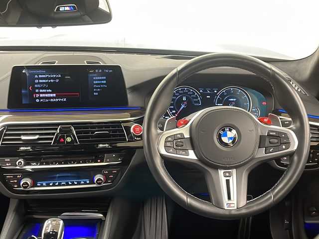 ＢＭＷ Ｍ５ 道央・札幌 2019(令1)年 2.7万km ガンＭ /4WD//純正コネクテッドナビ/（CD/DVD/FM/AM/BT/USB/フルセグTV）//純正２０インチAW//デジタルタコメーター//パドルシフト//追従クルーズコントロール//オートライト//衝突軽減ブレーキ//液晶スマートキー//ワイヤレス充電//ドライブモード//ハンドルヒーター//純正フロアマット//エアーシート//シートヒーター//後席サンシェード//リアガラスシェード