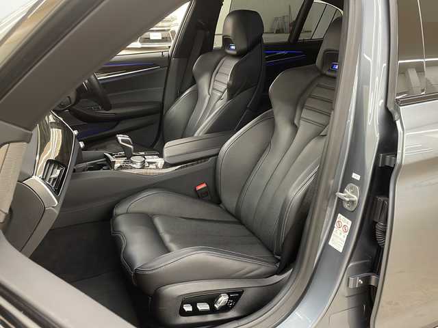 ＢＭＷ Ｍ５ 道央・札幌 2019(令1)年 2.7万km ガンＭ /4WD//純正コネクテッドナビ/（CD/DVD/FM/AM/BT/USB/フルセグTV）//純正２０インチAW//デジタルタコメーター//パドルシフト//追従クルーズコントロール//オートライト//衝突軽減ブレーキ//液晶スマートキー//ワイヤレス充電//ドライブモード//ハンドルヒーター//純正フロアマット//エアーシート//シートヒーター//後席サンシェード//リアガラスシェード