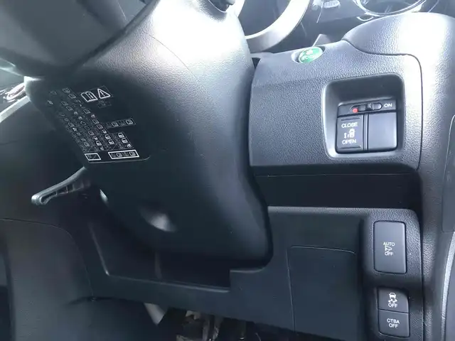 ホンダ Ｎ ＢＯＸ カスタム G Lパッケージ 福岡県 2016(平28)年 12.5万km ブリティッシュグリーンP シティブレーキアクティブシステム/ワンオーナー/純正インターナビ【VXM-175VFi】/　フルセグTV/CD/DVD/Bluetooth/バックカメラ/アイドリングストップ/ウィンカーミラー/ドアバイザー/純正フロアマット/プッシュスタート/片側パワースライドドア/ETC/HIDヘッドライト/純正14インチアルミホイール/保証書/取扱説明書