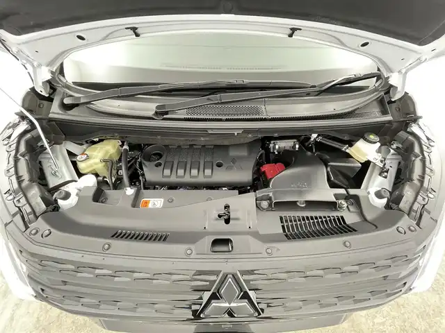 三菱 デリカＤ：５ シャモニー 千葉県 2024(令6)年 0.7万km パールⅡ 禁煙車/アルパイン11インチナビ/・EX11NX/・CD/DVD/BT/ACP/フルセグ/レーダークルーズコントロール/車線逸脱警報/両側パワースライドドア/パワーバックドア/全方位カメラ/ハーフレザーシート/D席パワーシート/前席シートヒーター/ステアリングヒーター/パドルシフト/電動パーキングブレーキ/ブレーキホールド/LEDヘッドライト/オートライト/オートハイビーム/スマートキー/ETC