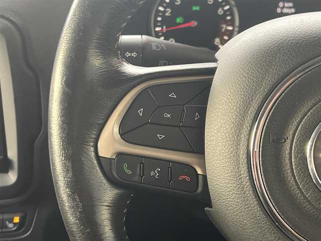 クライスラー・ジープ ジープ レネゲード リミテッド 鹿児島県 2017(平29)年 5.9万km ブラック 社外メモリナビ（AVIC-RL901）/・フルセグ/・Bluetooth接続/・CD/DVD/・AM/FM/・MSV（SD）/・USB/本革（ブラック）/パワーシート（運転席＋助手席）/シートヒーター（運転席＋助手席）/ステアリングヒーター/ルーフレール/アダプティブクルーズコントロール/衝突被害軽減システム/後コーナーセンサー/バックカメラ/ブラインドスポットモニター/キセノンヘッドライト/前後フォグランプ/オートライト