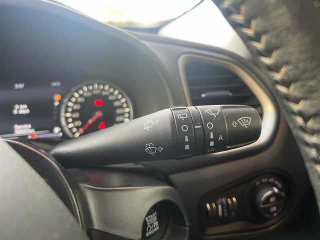 クライスラー・ジープ ジープ レネゲード リミテッド 鹿児島県 2017(平29)年 5.9万km ブラック 社外メモリナビ（AVIC-RL901）/・フルセグ/・Bluetooth接続/・CD/DVD/・AM/FM/・MSV（SD）/・USB/本革（ブラック）/パワーシート（運転席＋助手席）/シートヒーター（運転席＋助手席）/ステアリングヒーター/ルーフレール/アダプティブクルーズコントロール/衝突被害軽減システム/後コーナーセンサー/バックカメラ/ブラインドスポットモニター/キセノンヘッドライト/前後フォグランプ/オートライト