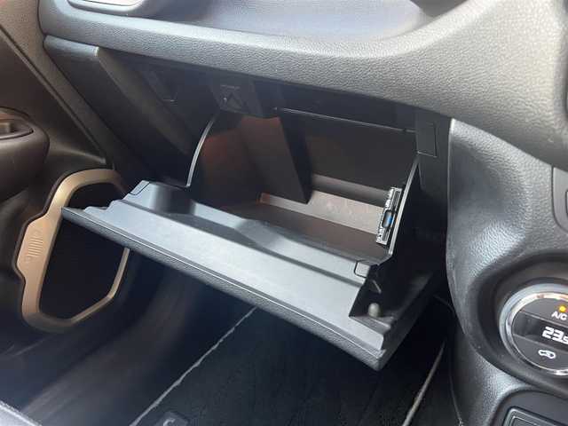 クライスラー・ジープ ジープ レネゲード リミテッド 鹿児島県 2017(平29)年 5.9万km ブラック 社外メモリナビ（AVIC-RL901）/・フルセグ/・Bluetooth接続/・CD/DVD/・AM/FM/・MSV（SD）/・USB/本革（ブラック）/パワーシート（運転席＋助手席）/シートヒーター（運転席＋助手席）/ステアリングヒーター/ルーフレール/アダプティブクルーズコントロール/衝突被害軽減システム/後コーナーセンサー/バックカメラ/ブラインドスポットモニター/キセノンヘッドライト/前後フォグランプ/オートライト