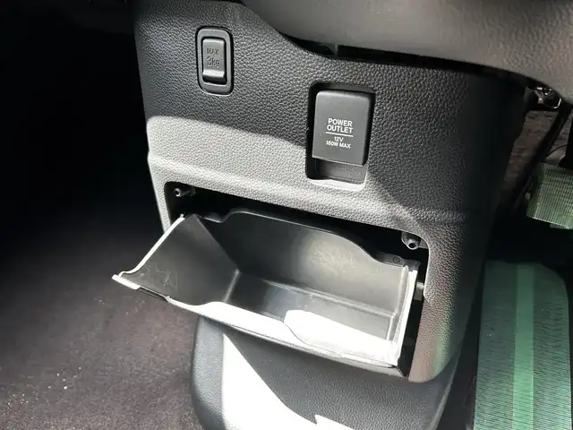 ホンダ Ｎ ＢＯＸ カスタム G L ターボ ホンダセンシング 福島県 2017(平29)年 4.2万km プレミアムホワイトパールⅡ ホンダセンシング/衝突軽減ブレーキ〈CMBS〉/誤発進抑制機能/後方誤発進抑制機能/歩行者事故低減ステアリング/路外逸脱抑制機能/アダプティブクルーズコントロール〈ACC〉/車線維持支援システム〈LKAS〉/オートハイビーム/先行車発進お知らせ機能/標識認識機能/社外ナビゲーション/型番：MDV-Z704/【CD/DVD/SD/BT/TV】/バックカメラ/ドライブレコーダー/ビルトインETC/両側電動スライドドア/パドルシフト/ステアリングリモコン/LEDオートライト/LEDフォグランプ/リアドアサンシェード/ドアバイザー