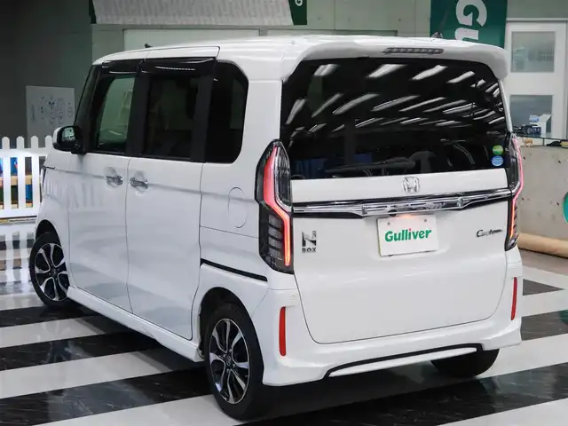 ホンダ Ｎ ＢＯＸ カスタム G L ホンダセンシング 千葉県 2018(平30)年 1.8万km プラチナホワイトパール 純正ナビ/・AM/FM/CD/DVD/Bluetooth/AUX/フルセグTV/バックカメラ /純正フロアマット/純正ドアバイザー/純正15インチAW/ビルトインETC/スマートキー×2本/レーダークルーズコントロール/レーンキープアシスト/衝突軽減ブレーキ/LEDヘッドライト/オートライト/パワースライドドア/取扱説明書/保証書