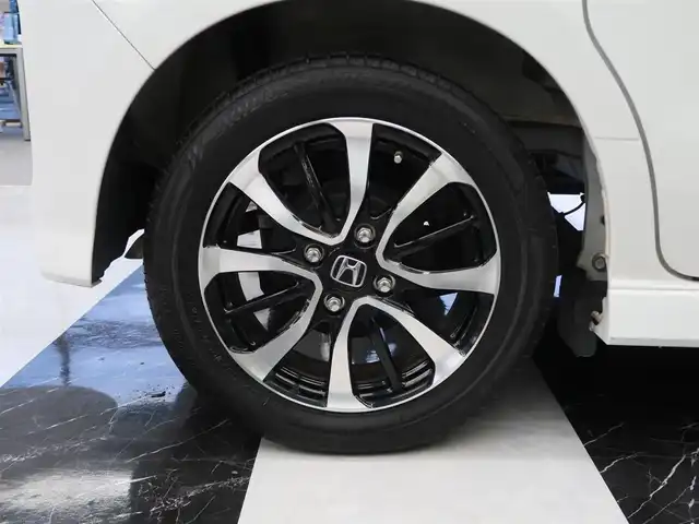 ホンダ Ｎ ＢＯＸ カスタム G L ホンダセンシング 千葉県 2018(平30)年 1.8万km プラチナホワイトパール 純正ナビ/・AM/FM/CD/DVD/Bluetooth/AUX/フルセグTV/バックカメラ /純正フロアマット/純正ドアバイザー/純正15インチAW/ビルトインETC/スマートキー×2本/レーダークルーズコントロール/レーンキープアシスト/衝突軽減ブレーキ/LEDヘッドライト/オートライト/パワースライドドア/取扱説明書/保証書