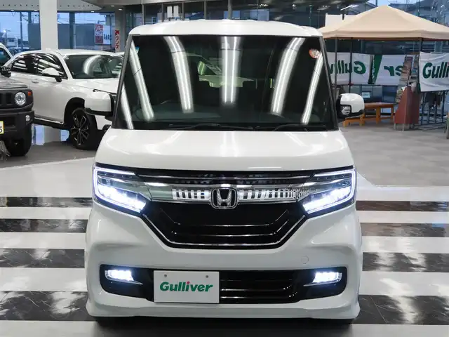 ホンダ Ｎ ＢＯＸ カスタム G L ホンダセンシング 千葉県 2018(平30)年 1.8万km プラチナホワイトパール 純正ナビ/・AM/FM/CD/DVD/Bluetooth/AUX/フルセグTV/バックカメラ /純正フロアマット/純正ドアバイザー/純正15インチAW/ビルトインETC/スマートキー×2本/レーダークルーズコントロール/レーンキープアシスト/衝突軽減ブレーキ/LEDヘッドライト/オートライト/パワースライドドア/取扱説明書/保証書