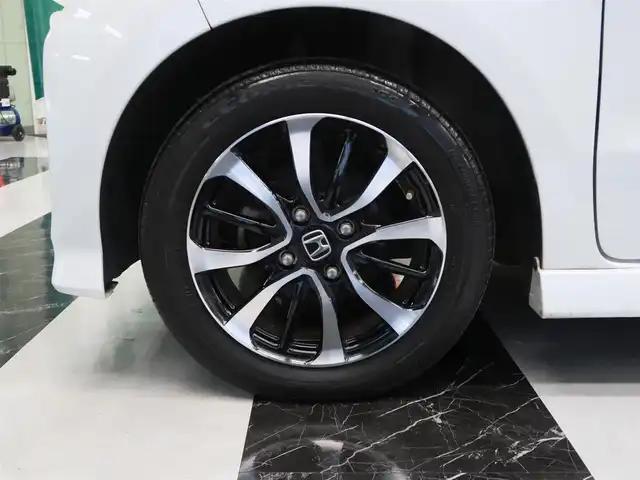 ホンダ Ｎ ＢＯＸ カスタム G L ホンダセンシング 千葉県 2018(平30)年 1.8万km プラチナホワイトパール 純正ナビ/・AM/FM/CD/DVD/Bluetooth/AUX/フルセグTV/バックカメラ /純正フロアマット/純正ドアバイザー/純正15インチAW/ビルトインETC/スマートキー×2本/レーダークルーズコントロール/レーンキープアシスト/衝突軽減ブレーキ/LEDヘッドライト/オートライト/パワースライドドア/取扱説明書/保証書