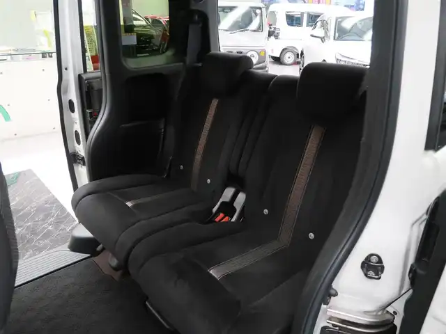 ホンダ Ｎ ＢＯＸ カスタム G L ホンダセンシング 千葉県 2018(平30)年 1.8万km プラチナホワイトパール 純正ナビ/・AM/FM/CD/DVD/Bluetooth/AUX/フルセグTV/バックカメラ /純正フロアマット/純正ドアバイザー/純正15インチAW/ビルトインETC/スマートキー×2本/レーダークルーズコントロール/レーンキープアシスト/衝突軽減ブレーキ/LEDヘッドライト/オートライト/パワースライドドア/取扱説明書/保証書