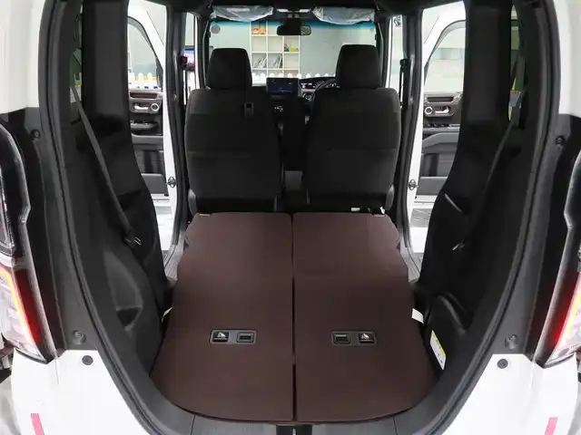 ホンダ Ｎ ＢＯＸ カスタム G L ホンダセンシング 千葉県 2018(平30)年 1.8万km プラチナホワイトパール 純正ナビ/・AM/FM/CD/DVD/Bluetooth/AUX/フルセグTV/バックカメラ /純正フロアマット/純正ドアバイザー/純正15インチAW/ビルトインETC/スマートキー×2本/レーダークルーズコントロール/レーンキープアシスト/衝突軽減ブレーキ/LEDヘッドライト/オートライト/パワースライドドア/取扱説明書/保証書