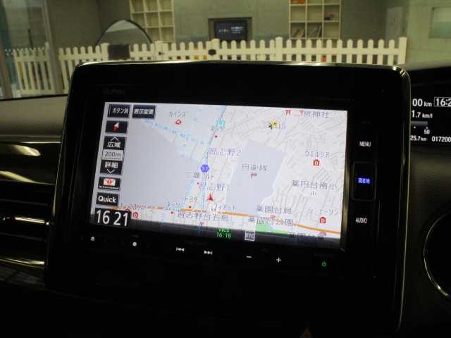 ホンダ Ｎ ＢＯＸ カスタム G L ホンダセンシング 千葉県 2018(平30)年 1.8万km プラチナホワイトパール 純正ナビ/・AM/FM/CD/DVD/Bluetooth/AUX/フルセグTV/バックカメラ /純正フロアマット/純正ドアバイザー/純正15インチAW/ビルトインETC/スマートキー×2本/レーダークルーズコントロール/レーンキープアシスト/衝突軽減ブレーキ/LEDヘッドライト/オートライト/パワースライドドア/取扱説明書/保証書