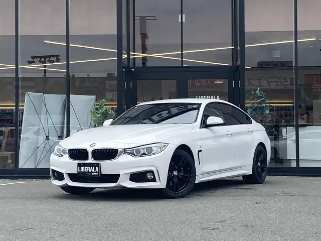 ＢＭＷ ４２０ｉ グランクーペ Mスポーツ 福岡県 2017(平29)年 8.2万km アルピンホワイトⅢ ACC/純正ナビ/バックカメラ/前席パワーシート/ブラインドスポット/ミラー型ETC/パドルシフト/オートライト/ドラレコ/保証書/取説/スペアキー