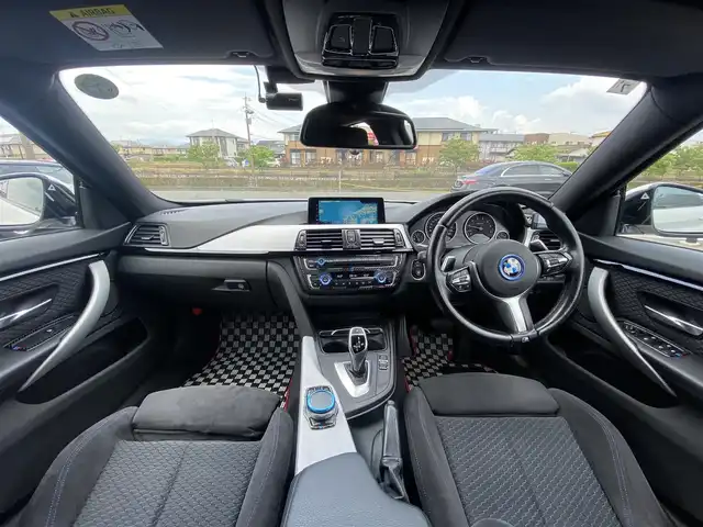 ＢＭＷ ４２０ｉ グランクーペ Mスポーツ 福岡県 2017(平29)年 8.2万km アルピンホワイトⅢ ACC/純正ナビ/バックカメラ/前席パワーシート/ブラインドスポット/ミラー型ETC/パドルシフト/オートライト/ドラレコ/保証書/取説/スペアキー