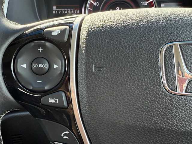 ホンダ オデッセイ アブソルート ホンダセンシング 道南・函館 2018(平30)年 3.8万km プラチナホワイトパール 純正ナビ/フルセグＴＶ/衝突軽減ブレーキ/エンジンスターター/後席モニター/ＥＴＣ/バックカメラ/ドライブレコーダー/両側パワースライドドア/クルーズコントロール/レーンキープアシスト/パドルシフト