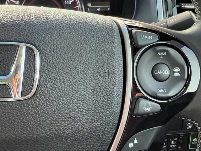 ホンダ オデッセイ アブソルート ホンダセンシング 道南・函館 2018(平30)年 3.8万km プラチナホワイトパール 純正ナビ/フルセグＴＶ/衝突軽減ブレーキ/エンジンスターター/後席モニター/ＥＴＣ/バックカメラ/ドライブレコーダー/両側パワースライドドア/クルーズコントロール/レーンキープアシスト/パドルシフト