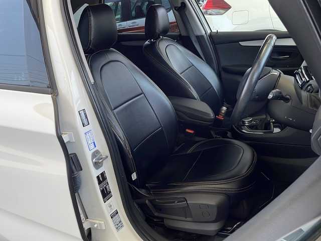 ＢＭＷ ２１８ｉ アクティブツアラー 愛媛県 2015(平27)年 7.7万km 白 純正ナビ/・CD/DVD再生/・Bluetooth接続/・HDDミュージックサーバー/・AM/FM/バックカメラ/ETC/インテリジェントセーフティ/・衝突被害軽減システム/・歩行者警告/・車線逸脱警告/・横滑り防止装置/前方ドライブレコーダー/革調シートカバー/純正16インチアルミホイール/スマートキー/プッシュスタート