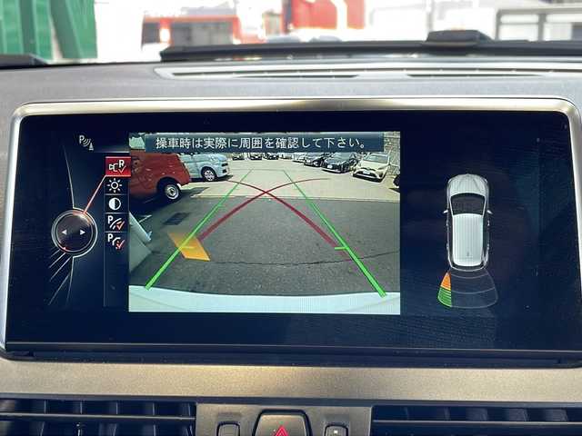 ＢＭＷ ２１８ｉ アクティブツアラー 愛媛県 2015(平27)年 7.7万km 白 純正ナビ/・CD/DVD再生/・Bluetooth接続/・HDDミュージックサーバー/・AM/FM/バックカメラ/ETC/インテリジェントセーフティ/・衝突被害軽減システム/・歩行者警告/・車線逸脱警告/・横滑り防止装置/前方ドライブレコーダー/革調シートカバー/純正16インチアルミホイール/スマートキー/プッシュスタート