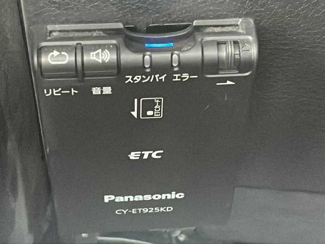 ＢＭＷ ２１８ｉ アクティブツアラー 愛媛県 2015(平27)年 7.7万km 白 純正ナビ/・CD/DVD再生/・Bluetooth接続/・HDDミュージックサーバー/・AM/FM/バックカメラ/ETC/インテリジェントセーフティ/・衝突被害軽減システム/・歩行者警告/・車線逸脱警告/・横滑り防止装置/前方ドライブレコーダー/革調シートカバー/純正16インチアルミホイール/スマートキー/プッシュスタート