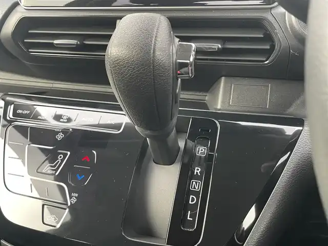 日産 デイズ ハイウェイスターX 千葉県 2019(令1)年 2.1万km アッシュブラウン/ソーダブルー 安全機能/・衝突軽減ブレーキ/レーンキープアシスト/・クリアランスソナー/オートハイビーム/・踏み間違い防止/社外メモリナビ(AVIC-RW900)/・フルセグ/BT/DVD/CD/バックカメラ/ステアリングスイッチ/ETC/LEDヘッドライト/オートライト/フォグライト/アイドリングストップ/スマートキー/プッシュスタート/フロアマット/純正14インチAW