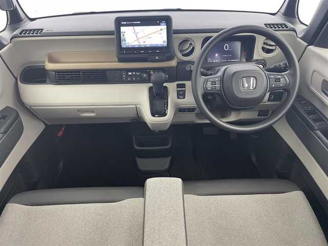 ホンダ Ｎ ＢＯＸ 富山県 2025(令7)年 0.2万km プラチナホワイトパール 純正8型ナビ（AM/FM/BT/USB/フルセグ）/バックカメラ/ETC/片側パワースライドドア/シートヒーター/衝突被害軽減システム/レーダークルーズコントロール/レーンキープアシスト/コーナーセンサー/横滑り防止装置/オートLEDライト/純正フロアマット/オートホールド付電子パーキング/ステアリングスイッチ/スマートキー/スペアキー