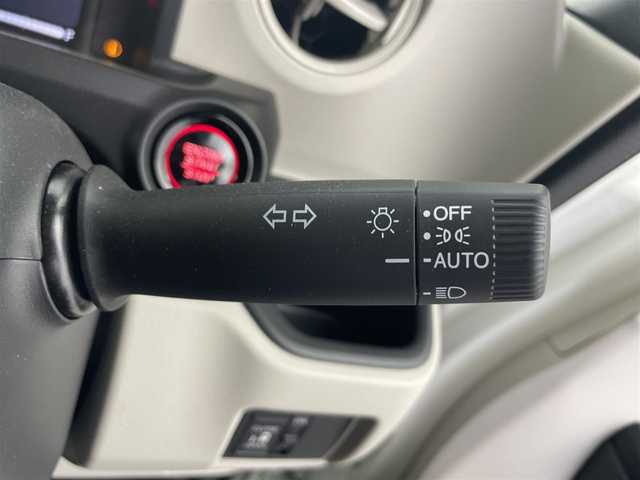 ホンダ Ｎ ＢＯＸ 富山県 2025(令7)年 0.2万km プラチナホワイトパール 純正8型ナビ（AM/FM/BT/USB/フルセグ）/バックカメラ/ETC/片側パワースライドドア/シートヒーター/衝突被害軽減システム/レーダークルーズコントロール/レーンキープアシスト/コーナーセンサー/横滑り防止装置/オートLEDライト/純正フロアマット/オートホールド付電子パーキング/ステアリングスイッチ/スマートキー/スペアキー