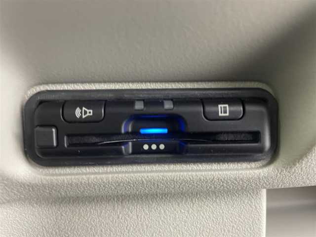 ホンダ Ｎ ＢＯＸ 富山県 2025(令7)年 0.2万km プラチナホワイトパール 純正8型ナビ（AM/FM/BT/USB/フルセグ）/バックカメラ/ETC/片側パワースライドドア/シートヒーター/衝突被害軽減システム/レーダークルーズコントロール/レーンキープアシスト/コーナーセンサー/横滑り防止装置/オートLEDライト/純正フロアマット/オートホールド付電子パーキング/ステアリングスイッチ/スマートキー/スペアキー