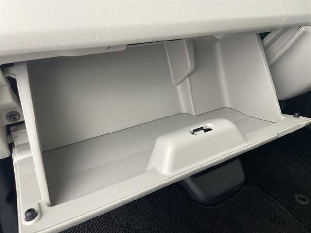 ホンダ Ｎ ＢＯＸ 富山県 2025(令7)年 0.2万km プラチナホワイトパール 純正8型ナビ（AM/FM/BT/USB/フルセグ）/バックカメラ/ETC/片側パワースライドドア/シートヒーター/衝突被害軽減システム/レーダークルーズコントロール/レーンキープアシスト/コーナーセンサー/横滑り防止装置/オートLEDライト/純正フロアマット/オートホールド付電子パーキング/ステアリングスイッチ/スマートキー/スペアキー