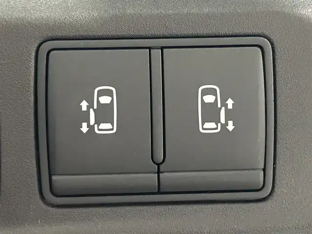 日産 セレナ ハイウェイスター 大阪府 2017(平29)年 2.9万km ダイヤモンドブラック ProPILOT 純正9incナビTV 360カメラ 後席モニター デジタルインナーミラー ハンズフリー両側パワースライドドア 衝突軽減 レーダーC クリアランスソナー パークアシスト ドラレコ