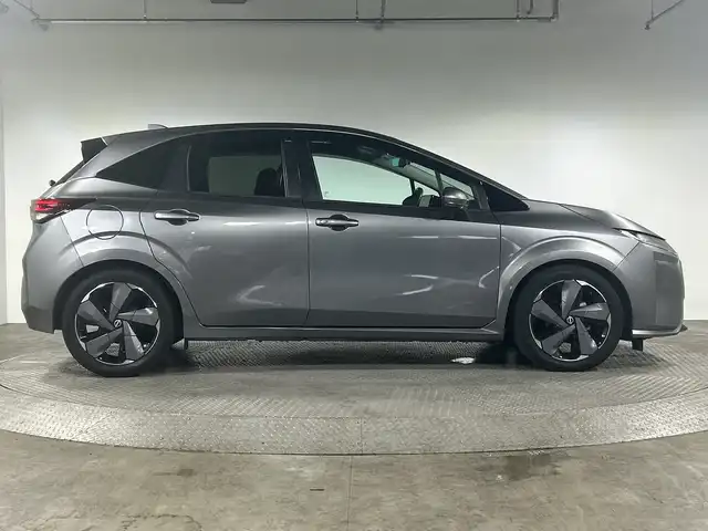 日産 オーラ G 神奈川県 2021(令3)年 2.7万km ダークメタルグレー 純正9インチワイドコネクトナビ/BT&USB&HDMI&Apple Car Play Android Auto フルセグTV/インテリジェントアラウンドビューモニター/BOSEパーソナルプラスサウンドシステム/プロパイロット/インテリジェントクルーズコントロール/インテリジェントエマージェンシーブレーキ/踏み間違い衝突防止アシスト/標識検知機能/前方衝突予測警報/車線逸脱警報/ふらつき警報/車線逸脱防止支援システム/エマージェンシーストップシグナル/後側方衝突防止支援システム/後側方車両検知警報/後退時車両検知機能/電動パーキングブレーキ/ブレーキオートホールド/デジタルインナーミラー/ワイヤレス充電器/純正ドライブレコーダー/純正ビルトインETC2.0/ハーフレザーシート/LEDヘッドライト/オートマチックハイビーム/LEDヘッドライト