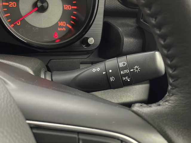 スズキ ジムニー XC 栃木県 2024(令6)年 1.6万km ミディアムグレー ワンオーナー /スズキセーフティサポート/クルーズコントロール/車線逸脱警報/誤発進抑制機能/コーナーセンサー/ダウンヒルアシスト/ヘッドライトウォッシャー/ＬＥＤヘッドライト/フロアマット