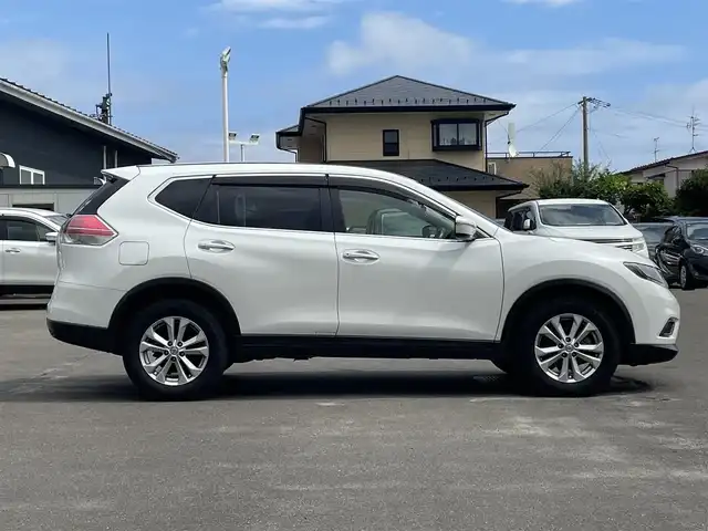 日産 エクストレイル 20X エマージェンシーブレーキ 宮城県 2015(平27)年 10.9万km ブリリアントホワイトパール (株)IDOMが運営する【じしゃロン仙台店】の自社ローン専用車両になりますこちらは現金またはオートローンご利用時の価格です。自社ローンご希望の方は別途その旨お申付け下さい/4WD/純正ナビ/CD/DVD/BT/エマージェンシーブレーキ/シートヒーター/バックカメラ/ETC/スマートキー/プッシュスタート