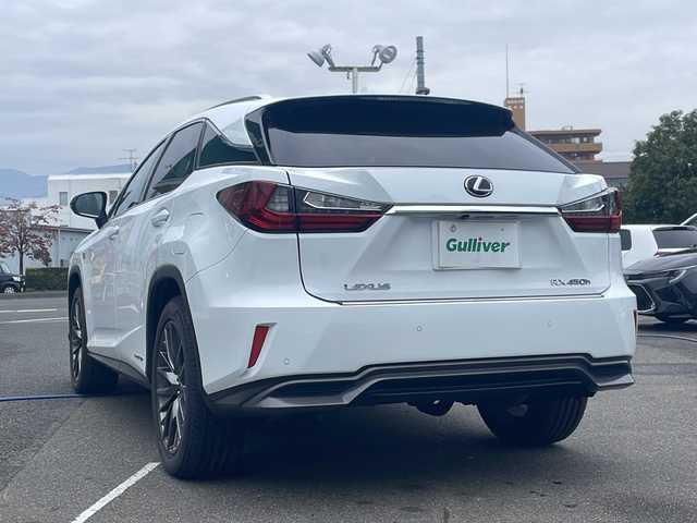 レクサス ＲＸ 450h Fスポーツ 福島県 2016(平28)年 7.2万km ホワイトノーヴァガラスフレーク レクサスセーフティセンス/・プリクラッシュセーフティ/・レーダークルーズコントロール/・車線逸脱警報装置/・アダプティブハイビーム/・コーナーセンサー/・BSM/純正ナビ/・フルセグTV/CD/DVD/BT/AUX/USB/FM/AM/・バックカメラ/・アラウンドビューモニター/ビルトインETC2.0/前後ドラレコ/・型番：ZDR048/レザーシート/・D+N席パワーシート/・シートヒーター/・エアシート/・メモリーシート/革張りステアリング/・ステアリングスイッチ/・パドルシフト/・ステアリングヒーター/サンルーフ/電動リアゲート/ヘッドアップディスプレイ/電子パーキング/・オートブレーキホールド/電動格納ミラー/・ウィンカーミラー/・オートミラー/プッシュスタート/・スマートキー/・スペアキー1本/LEDヘッドライト/・フォグランプ/・オートライト/純正フロアマット/ルーフレール