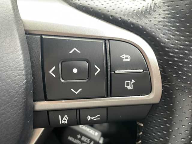 レクサス ＲＸ 450h Fスポーツ 福島県 2016(平28)年 7.2万km ホワイトノーヴァガラスフレーク レクサスセーフティセンス/・プリクラッシュセーフティ/・レーダークルーズコントロール/・車線逸脱警報装置/・アダプティブハイビーム/・コーナーセンサー/・BSM/純正ナビ/・フルセグTV/CD/DVD/BT/AUX/USB/FM/AM/・バックカメラ/・アラウンドビューモニター/ビルトインETC2.0/前後ドラレコ/・型番：ZDR048/レザーシート/・D+N席パワーシート/・シートヒーター/・エアシート/・メモリーシート/革張りステアリング/・ステアリングスイッチ/・パドルシフト/・ステアリングヒーター/サンルーフ/電動リアゲート/ヘッドアップディスプレイ/電子パーキング/・オートブレーキホールド/電動格納ミラー/・ウィンカーミラー/・オートミラー/プッシュスタート/・スマートキー/・スペアキー1本/LEDヘッドライト/・フォグランプ/・オートライト/純正フロアマット/ルーフレール