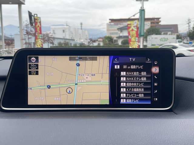 レクサス ＲＸ 450h Fスポーツ 福島県 2016(平28)年 7.2万km ホワイトノーヴァガラスフレーク レクサスセーフティセンス/・プリクラッシュセーフティ/・レーダークルーズコントロール/・車線逸脱警報装置/・アダプティブハイビーム/・コーナーセンサー/・BSM/純正ナビ/・フルセグTV/CD/DVD/BT/AUX/USB/FM/AM/・バックカメラ/・アラウンドビューモニター/ビルトインETC2.0/前後ドラレコ/・型番：ZDR048/レザーシート/・D+N席パワーシート/・シートヒーター/・エアシート/・メモリーシート/革張りステアリング/・ステアリングスイッチ/・パドルシフト/・ステアリングヒーター/サンルーフ/電動リアゲート/ヘッドアップディスプレイ/電子パーキング/・オートブレーキホールド/電動格納ミラー/・ウィンカーミラー/・オートミラー/プッシュスタート/・スマートキー/・スペアキー1本/LEDヘッドライト/・フォグランプ/・オートライト/純正フロアマット/ルーフレール