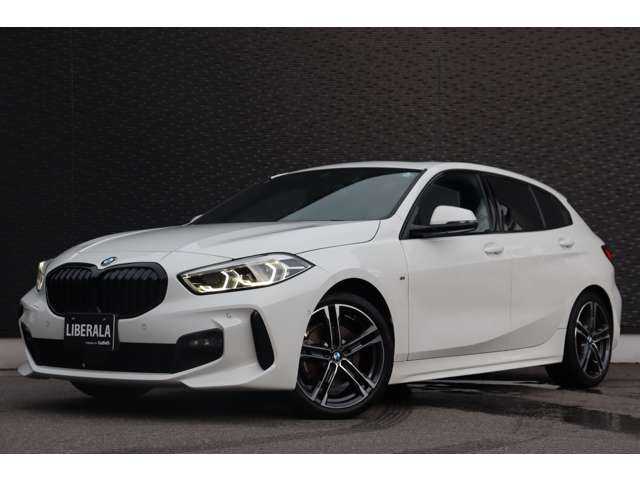 ＢＭＷ １１８ｉ Mスポーツ 大分県 2021(令3)年 2.9万km アルピンホワイトⅢ インテリジェントセーフティ/アダプティブクルーズコントロール/ブラインドスポットモニター/サンルーフ/純正ナビ/ＣａｒＰｌａｙ/Bluetooth/社外ＴＶ/ワイヤレス充電/バックカメラ/黒革/パワーシート/シートヒーター/ＬＥＤヘッドライト/オートハイビーム/純正１８インチＡＷ/ミラー一体型ＥＴＣ/純正ドライブレコーダー