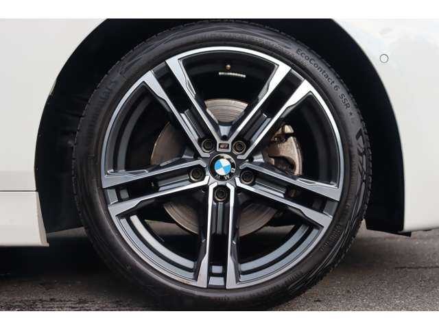 ＢＭＷ １１８ｉ Mスポーツ 大分県 2021(令3)年 2.9万km アルピンホワイトⅢ インテリジェントセーフティ/アダプティブクルーズコントロール/ブラインドスポットモニター/サンルーフ/純正ナビ/ＣａｒＰｌａｙ/Bluetooth/社外ＴＶ/ワイヤレス充電/バックカメラ/黒革/パワーシート/シートヒーター/ＬＥＤヘッドライト/オートハイビーム/純正１８インチＡＷ/ミラー一体型ＥＴＣ/純正ドライブレコーダー