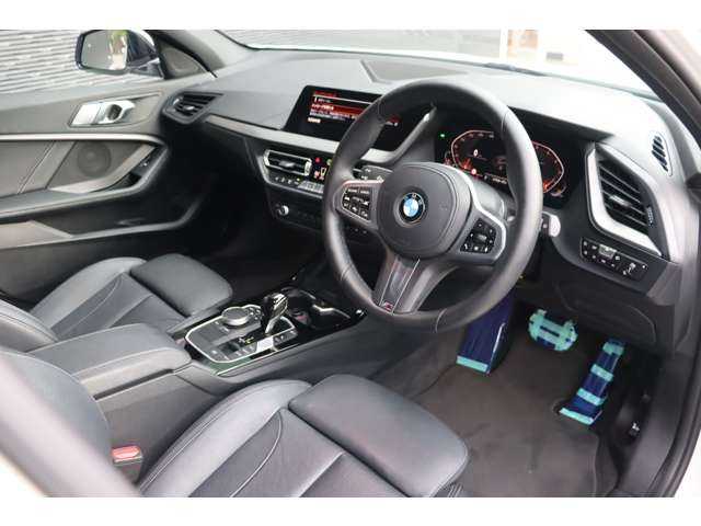 ＢＭＷ １１８ｉ Mスポーツ 大分県 2021(令3)年 2.9万km アルピンホワイトⅢ インテリジェントセーフティ/アダプティブクルーズコントロール/ブラインドスポットモニター/サンルーフ/純正ナビ/ＣａｒＰｌａｙ/Bluetooth/社外ＴＶ/ワイヤレス充電/バックカメラ/黒革/パワーシート/シートヒーター/ＬＥＤヘッドライト/オートハイビーム/純正１８インチＡＷ/ミラー一体型ＥＴＣ/純正ドライブレコーダー
