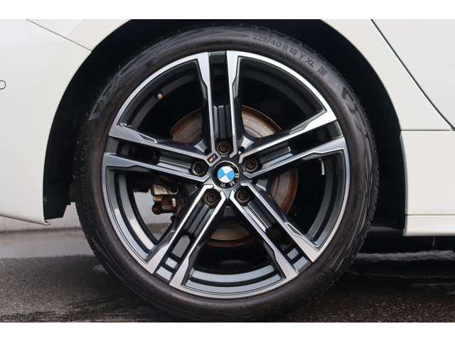 ＢＭＷ １１８ｉ Mスポーツ 大分県 2021(令3)年 2.9万km アルピンホワイトⅢ インテリジェントセーフティ/アダプティブクルーズコントロール/ブラインドスポットモニター/サンルーフ/純正ナビ/ＣａｒＰｌａｙ/Bluetooth/社外ＴＶ/ワイヤレス充電/バックカメラ/黒革/パワーシート/シートヒーター/ＬＥＤヘッドライト/オートハイビーム/純正１８インチＡＷ/ミラー一体型ＥＴＣ/純正ドライブレコーダー