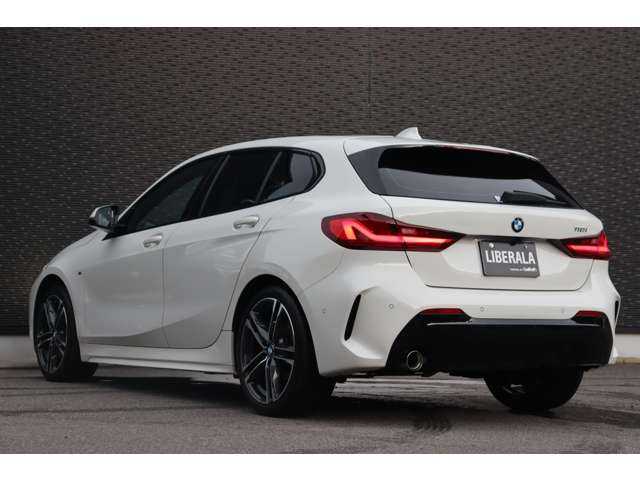 ＢＭＷ １１８ｉ Mスポーツ 大分県 2021(令3)年 2.9万km アルピンホワイトⅢ インテリジェントセーフティ/アダプティブクルーズコントロール/ブラインドスポットモニター/サンルーフ/純正ナビ/ＣａｒＰｌａｙ/Bluetooth/社外ＴＶ/ワイヤレス充電/バックカメラ/黒革/パワーシート/シートヒーター/ＬＥＤヘッドライト/オートハイビーム/純正１８インチＡＷ/ミラー一体型ＥＴＣ/純正ドライブレコーダー