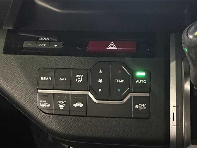 ホンダ ステップワゴン スパーダ Z クールスピリット 京都府 2013(平25)年 10.8万km ホワイトオーキッドパール 〇ワンオーナー/〇純正ナビ/〇スマートキー/〇ドライブレコーダー/〇フロアマット/両側パワースライドドア