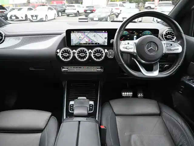 メルセデス・ベンツ Ｂ１８０ AMGライン 千葉県 2019(令1)年 4.5万km ポーラホワイト 225/45R18/アクティブブレーキアシスト/アクティブレーンキーピングアシスト/レーンチェンジアシスト/ブラインドスポットアシスト/アテンションアシスト/ディストロニック/パノラミックスライディングルーフ/ブラックレザーシート/前席パワーシート/シートヒーター/純正ナビ/地デジTV/【Bluetooth接続】/360°カメラ/ヘッドアップディスプレイ/革巻きステアリング/ステアリングスイッチ/ETC/LEDヘッドライト/ウインカーミラー/パークトロニック/純正18インチアルミホイル/サイド/カーテンエアバッグ/キーレスゴー