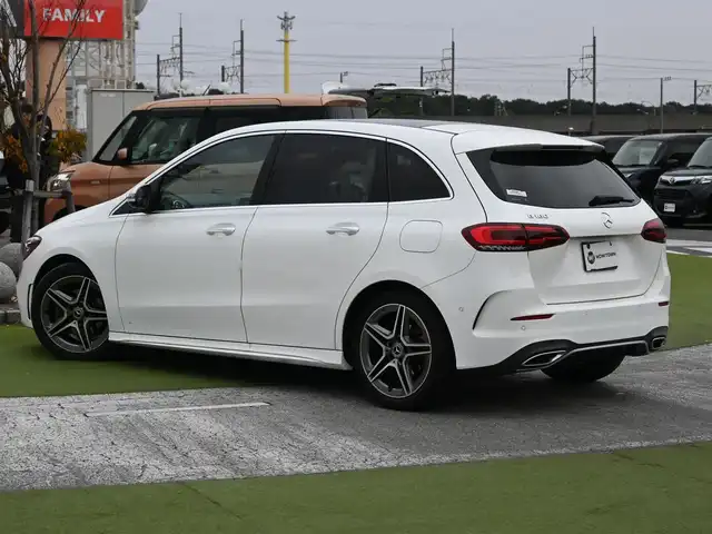 メルセデス・ベンツ Ｂ１８０ AMGライン 千葉県 2019(令1)年 4.5万km ポーラホワイト 225/45R18/アクティブブレーキアシスト/アクティブレーンキーピングアシスト/レーンチェンジアシスト/ブラインドスポットアシスト/アテンションアシスト/ディストロニック/パノラミックスライディングルーフ/ブラックレザーシート/前席パワーシート/シートヒーター/純正ナビ/地デジTV/【Bluetooth接続】/360°カメラ/ヘッドアップディスプレイ/革巻きステアリング/ステアリングスイッチ/ETC/LEDヘッドライト/ウインカーミラー/パークトロニック/純正18インチアルミホイル/サイド/カーテンエアバッグ/キーレスゴー