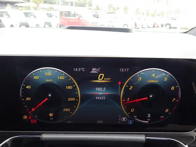 メルセデス・ベンツ Ｂ１８０ AMGライン 千葉県 2019(令1)年 4.5万km ポーラホワイト 225/45R18/アクティブブレーキアシスト/アクティブレーンキーピングアシスト/レーンチェンジアシスト/ブラインドスポットアシスト/アテンションアシスト/ディストロニック/パノラミックスライディングルーフ/ブラックレザーシート/前席パワーシート/シートヒーター/純正ナビ/地デジTV/【Bluetooth接続】/360°カメラ/ヘッドアップディスプレイ/革巻きステアリング/ステアリングスイッチ/ETC/LEDヘッドライト/ウインカーミラー/パークトロニック/純正18インチアルミホイル/サイド/カーテンエアバッグ/キーレスゴー