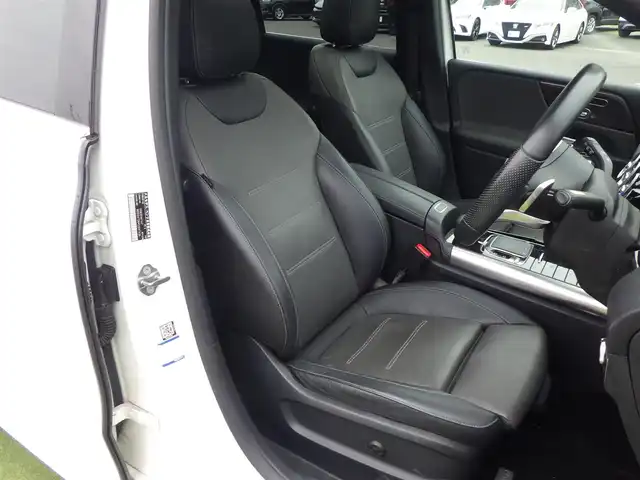 メルセデス・ベンツ Ｂ１８０ AMGライン 千葉県 2019(令1)年 4.5万km ポーラホワイト 225/45R18/アクティブブレーキアシスト/アクティブレーンキーピングアシスト/レーンチェンジアシスト/ブラインドスポットアシスト/アテンションアシスト/ディストロニック/パノラミックスライディングルーフ/ブラックレザーシート/前席パワーシート/シートヒーター/純正ナビ/地デジTV/【Bluetooth接続】/360°カメラ/ヘッドアップディスプレイ/革巻きステアリング/ステアリングスイッチ/ETC/LEDヘッドライト/ウインカーミラー/パークトロニック/純正18インチアルミホイル/サイド/カーテンエアバッグ/キーレスゴー