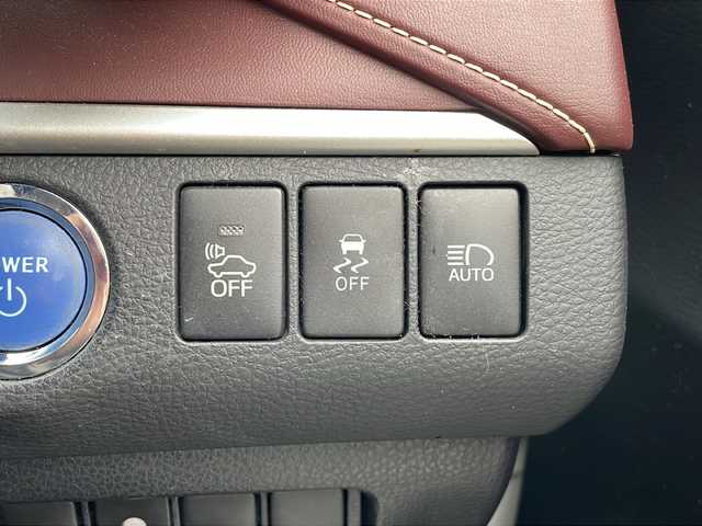 トヨタ ハリアー ハイブリッド プレミアム アドバンスドP 三重県 2015(平27)年 11.9万km ホワイトパールクリスタルシャイン 純正メーカーOPナビ/CD/DVD/フルセグTV/Bluetooth/AUX/全方位カメラ/JBLサウンド/革調シートカバー/D席パワーシート/前後ドライブレコーダー/レーンディパーチャーアラート/インテリジェントクリアランスソナー/プリクラッシュセーフティ/クルーズコントロール/パワーバックドア/純正フロアマット/ドアバイザー/プッシュスタート/純正ラゲッジマット/純正18インチアルミ